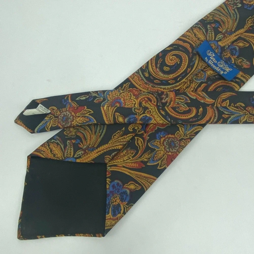 WEMBLEY Mens Tie Navy‎ Paisley Silk Classic Designer Neckwear 4x57 VTG
